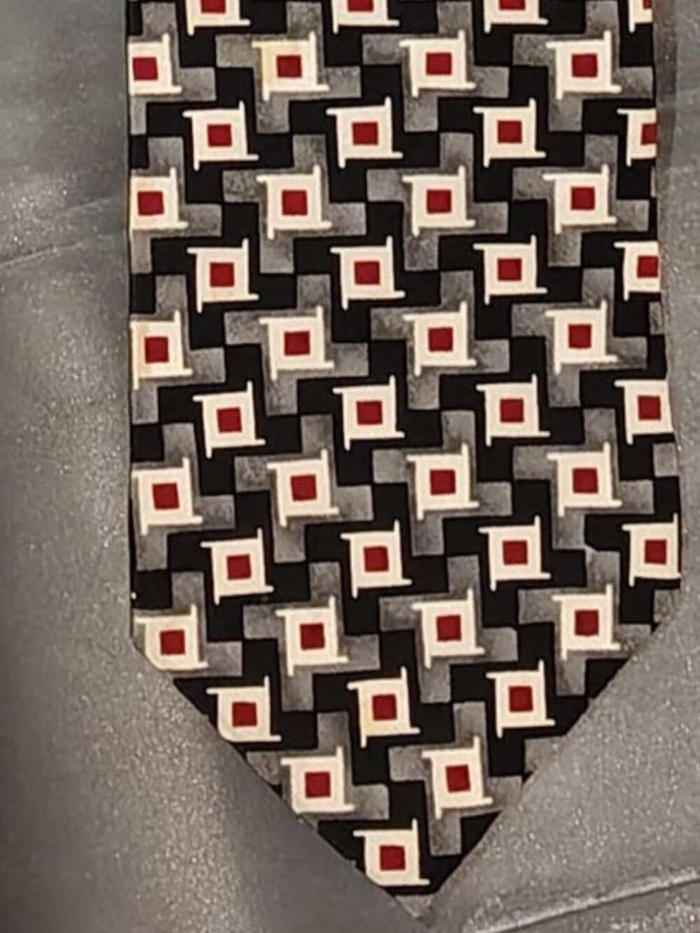 houndstooth in black, white and red